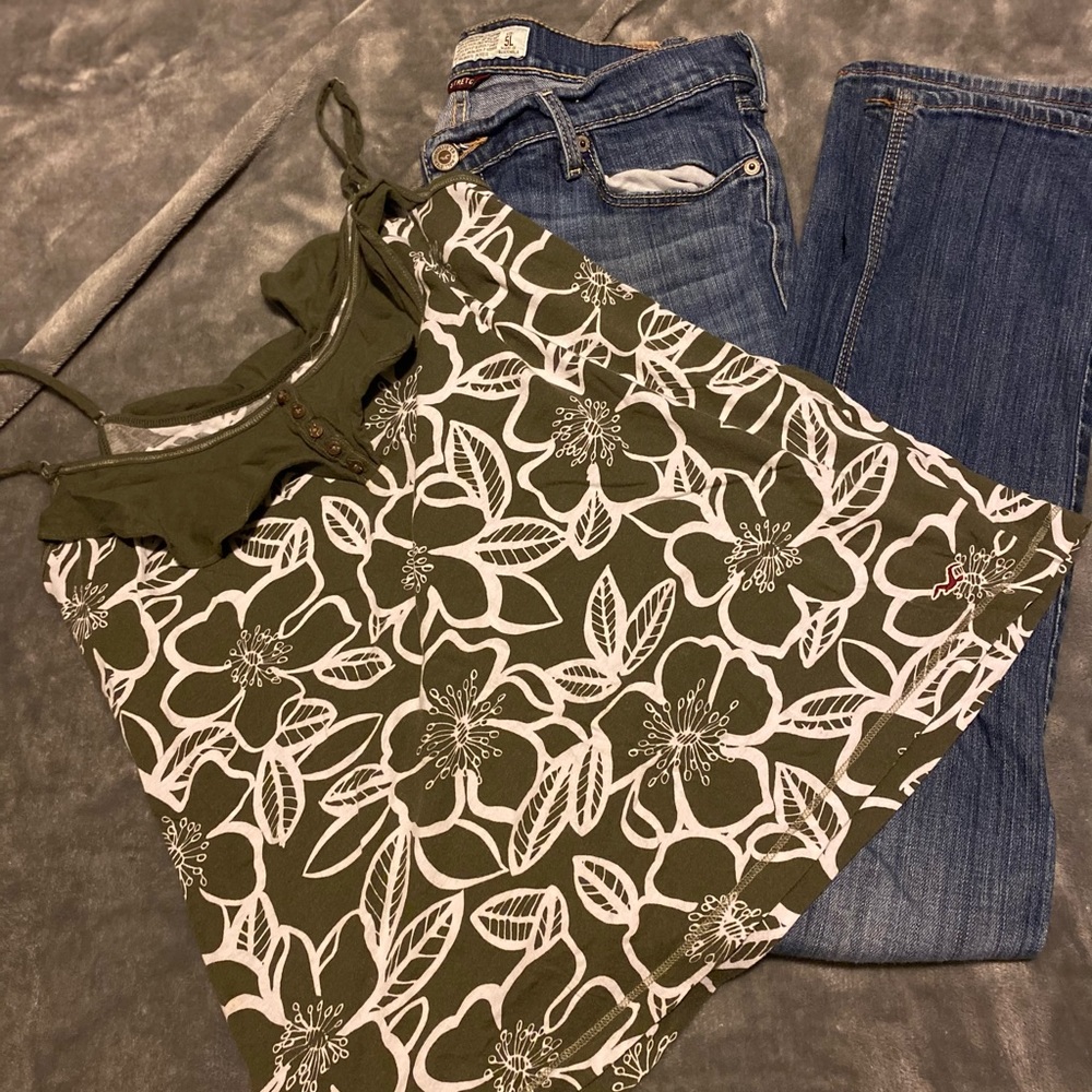 Hollister tank with skinny jeans